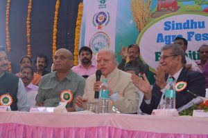 Hon.Dr.M.S.Swaminathan while addressing to farmers rally